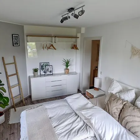 Schoene Mit Terrasse & Blick Ins Gruene *