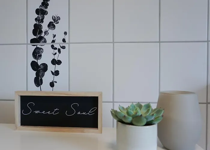 Schoene Mit Terrasse & Blick Ins Gruene *