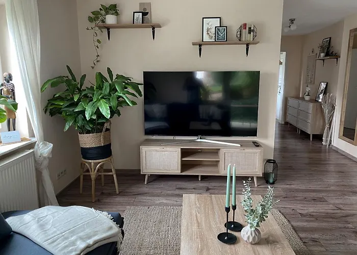 Schoene Mit Terrasse & Blick Ins Gruene